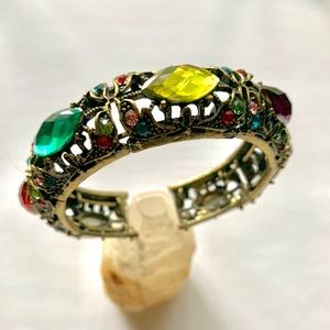 Jewel tone clasp bracelet